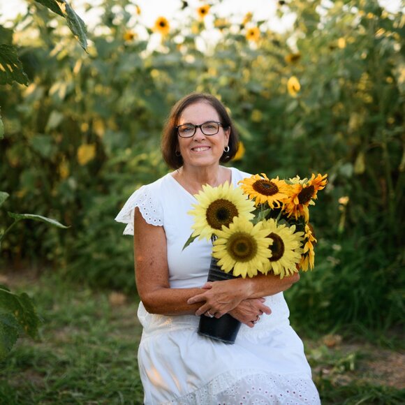 Meet your Posher, Cheryl - Picture 2 of 2